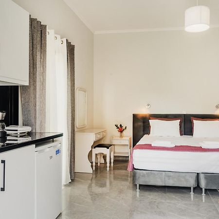 Kates Apartments Kávos Zewnętrze zdjęcie