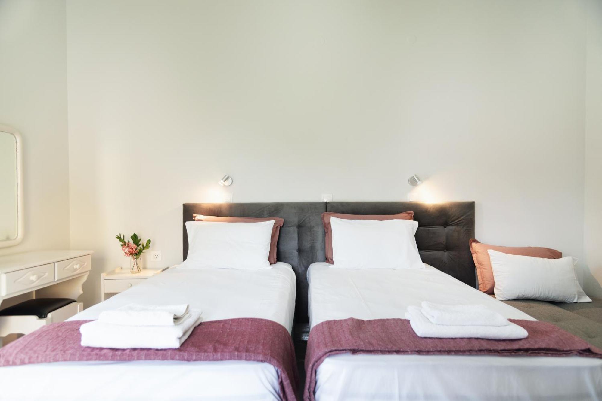 Kates Apartments Kávos Zewnętrze zdjęcie
